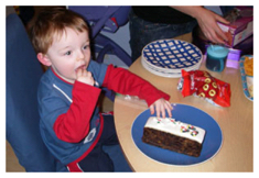 Jamie eats Xmas cake